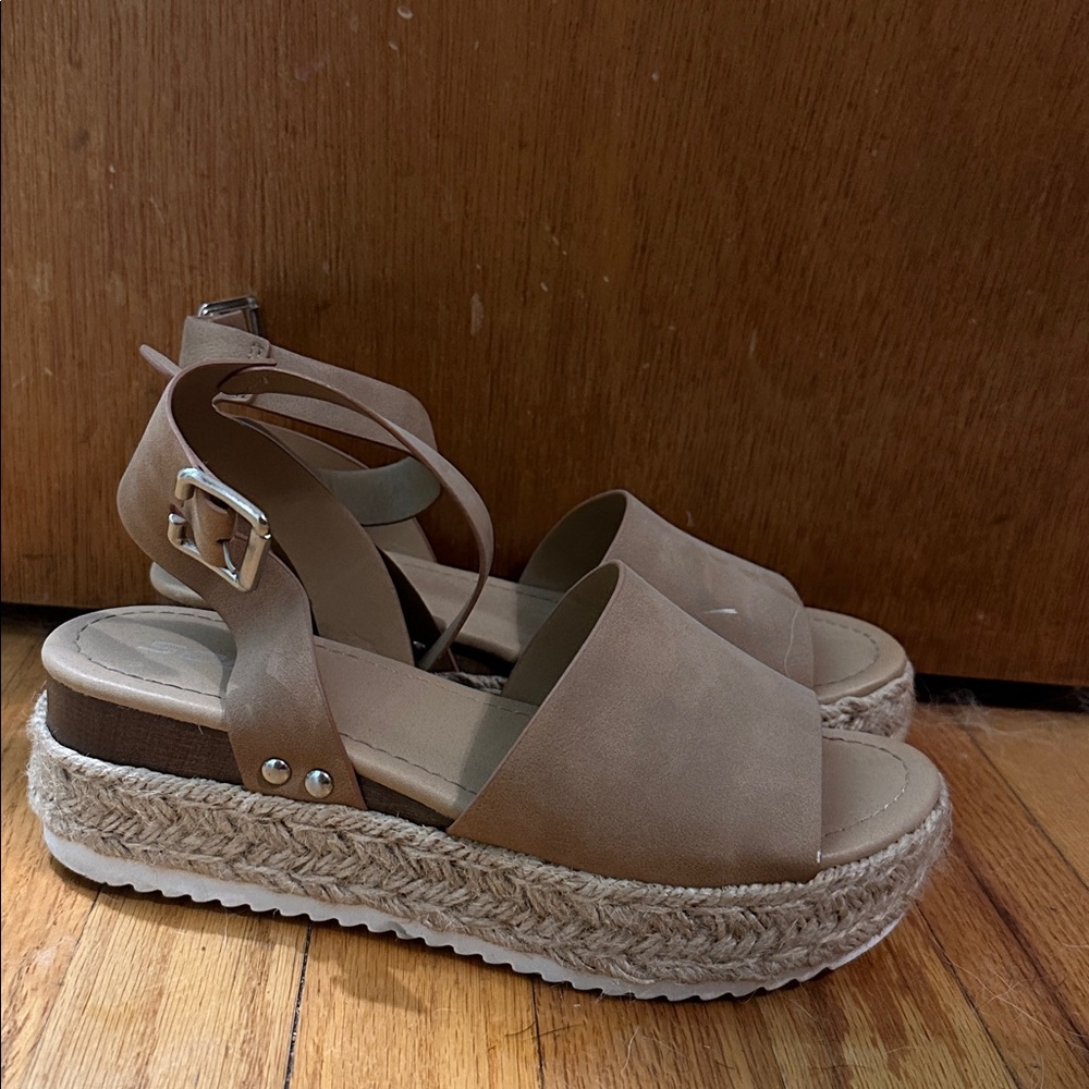 Tan Platform Sandals with Buckle